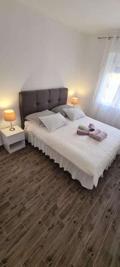 Lavanda Vrana  Buitenkant foto