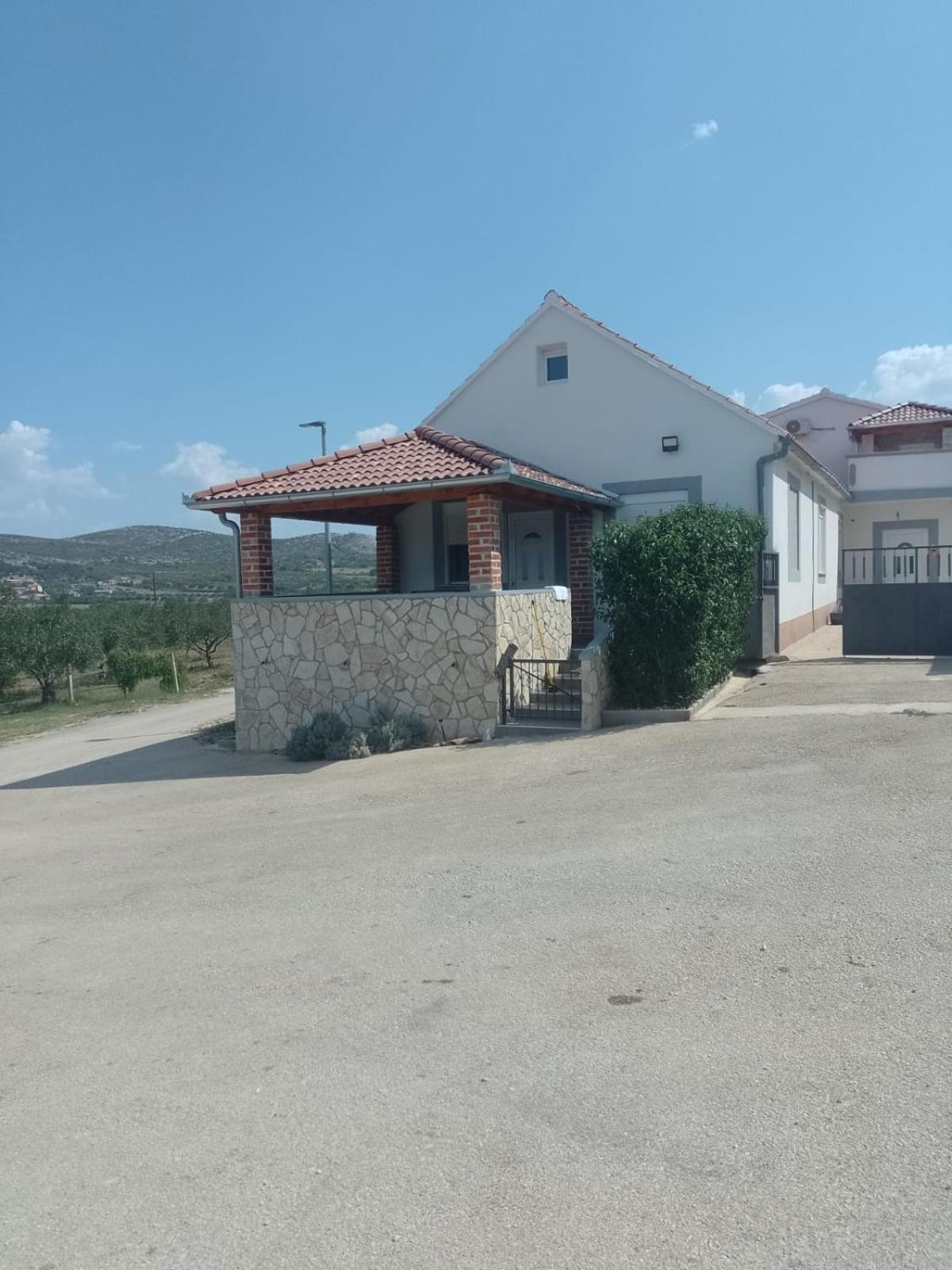 Lavanda Vrana  Buitenkant foto